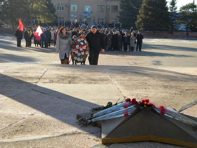 Участие ТИК Орловского района в торжественном возложении цветов к памятнику погибшим односельчанам в годы Великой Отечественной войны 14 января 2015 года